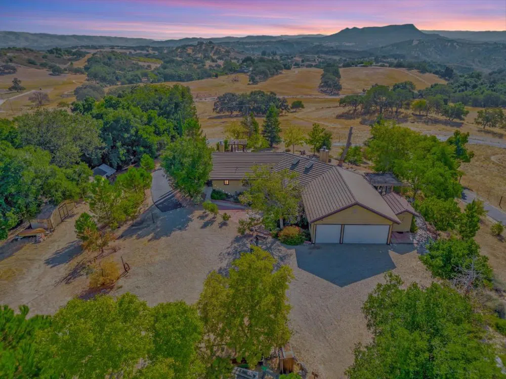 52467 Smith Road Bradley, CA 93426