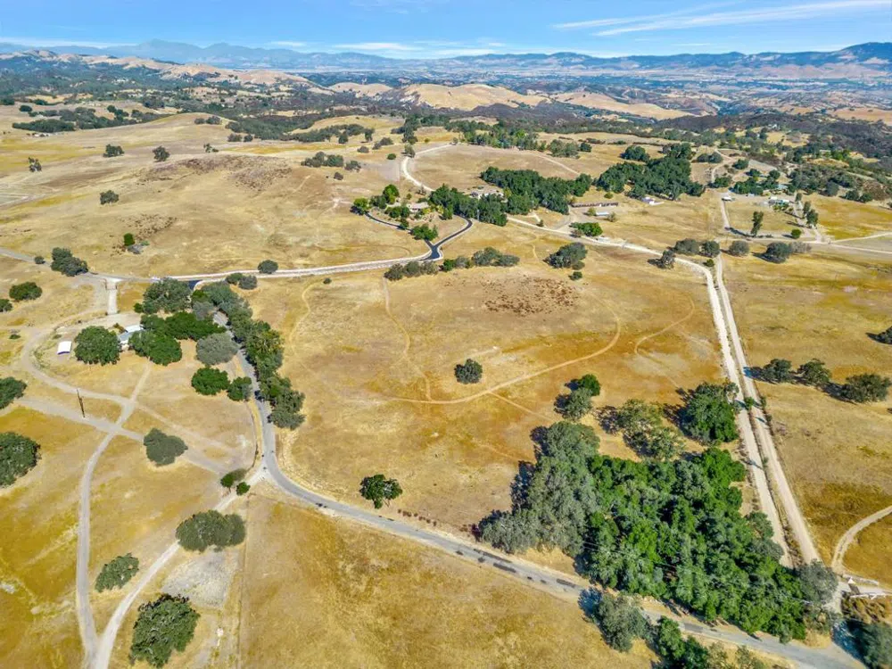 52467 Smith Road Bradley, CA 93426