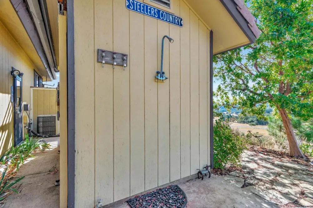52467 Smith Road Bradley, CA 93426