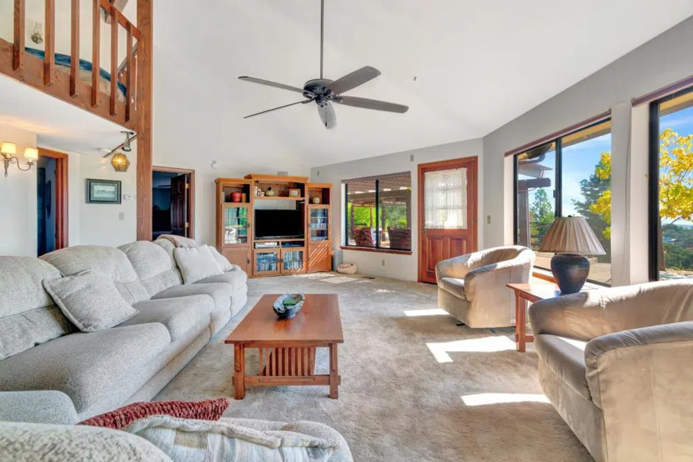 52467 Smith Road Bradley, CA 93426