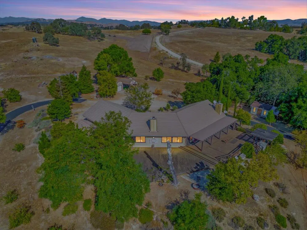 52467 Smith Road Bradley, CA 93426