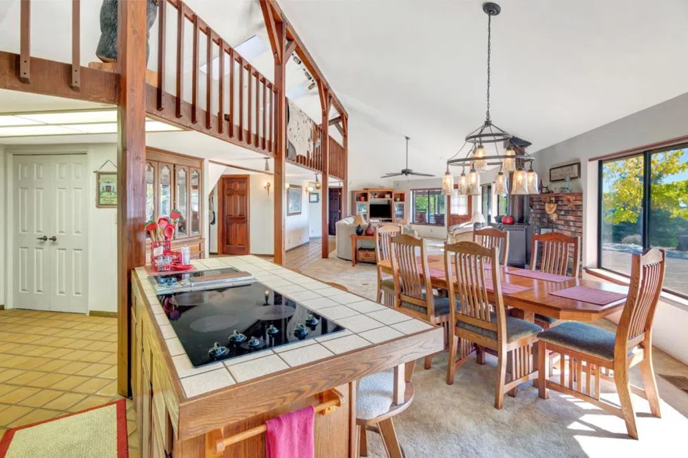 52467 Smith Road Bradley, CA 93426