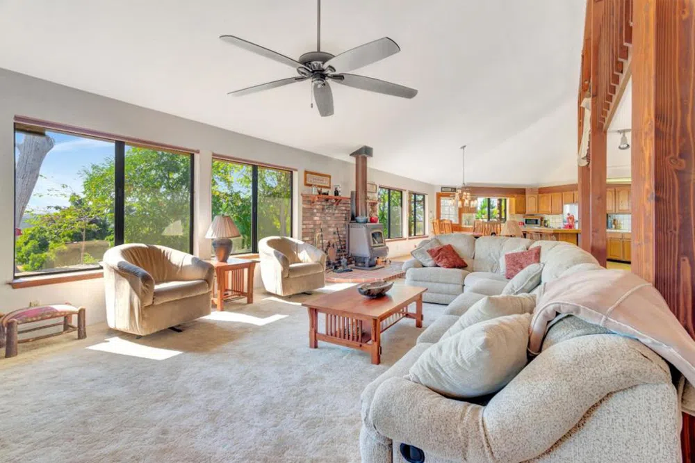 52467 Smith Road Bradley, CA 93426