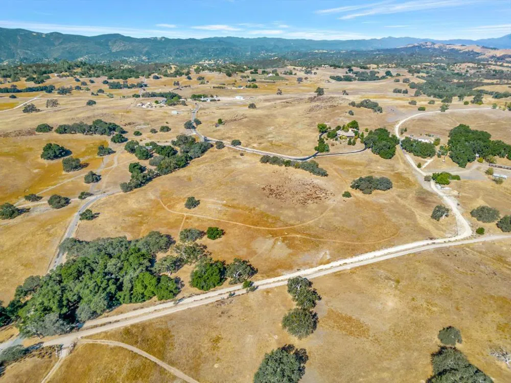52467 Smith Road Bradley, CA 93426