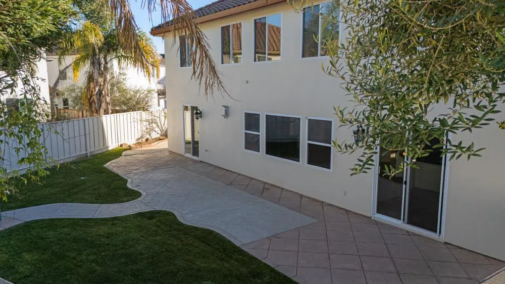 16 Wimbledon Circle Salinas, CA 93906