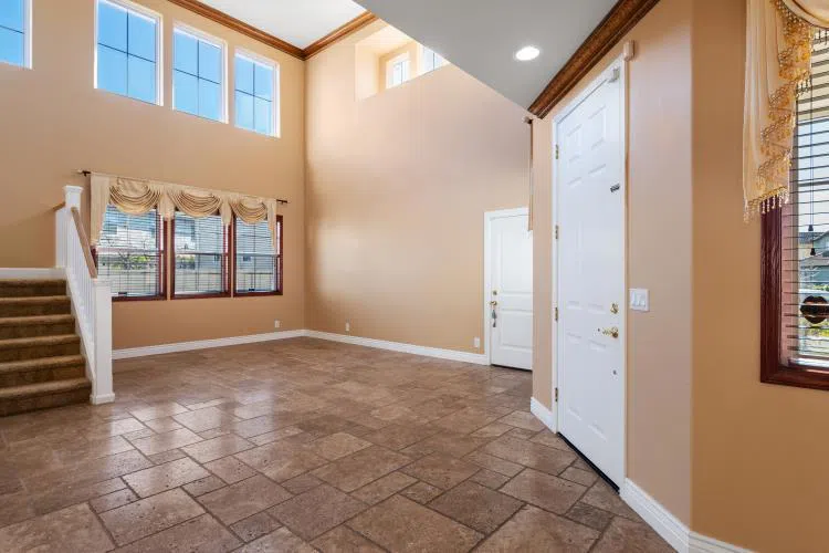 16 Wimbledon Circle Salinas, CA 93906