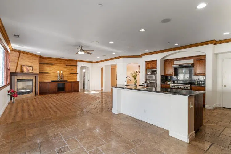 16 Wimbledon Circle Salinas, CA 93906
