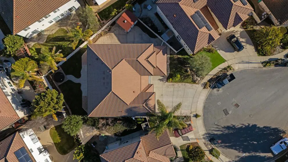 16 Wimbledon Circle Salinas, CA 93906