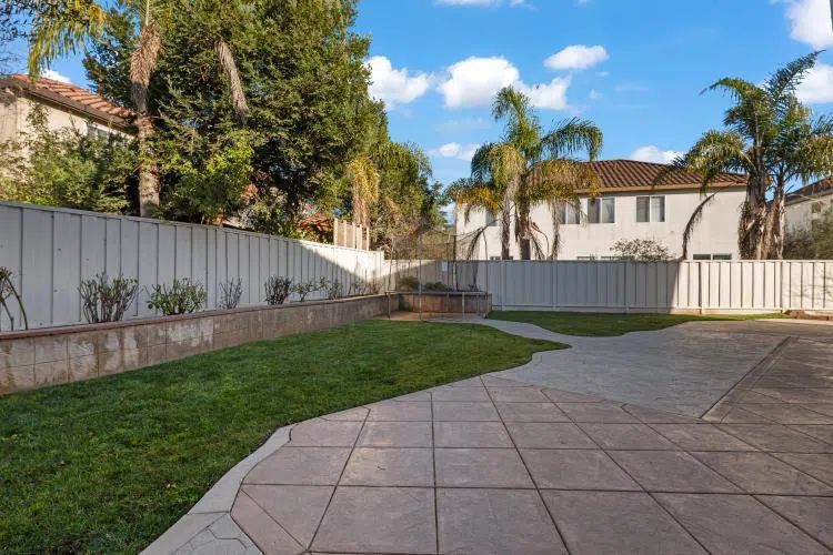 16 Wimbledon Circle Salinas, CA 93906