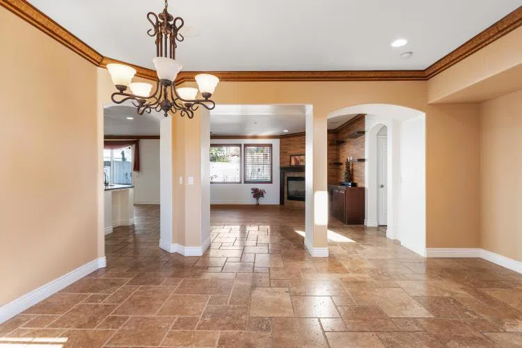 16 Wimbledon Circle Salinas, CA 93906
