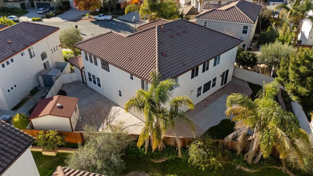 16 Wimbledon Circle Salinas, CA 93906