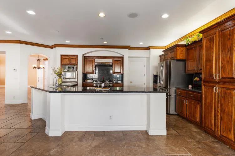 16 Wimbledon Circle Salinas, CA 93906