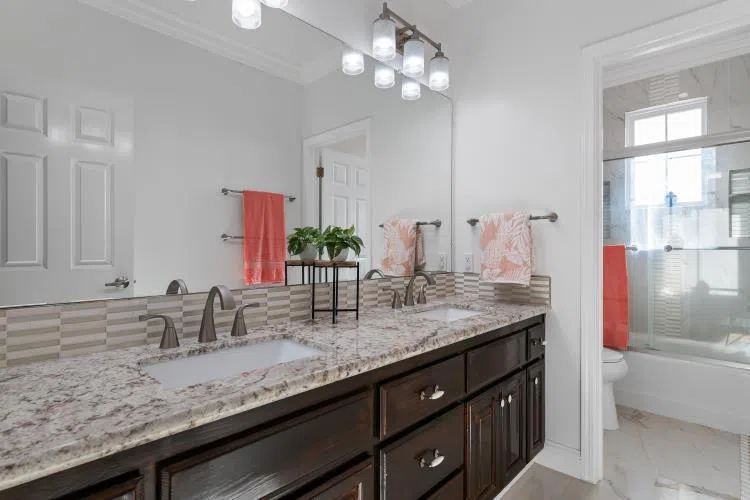 16 Wimbledon Circle Salinas, CA 93906