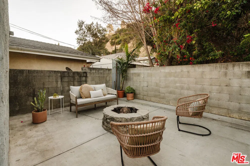 319 Shanley Avenue Los Angeles, CA 90042