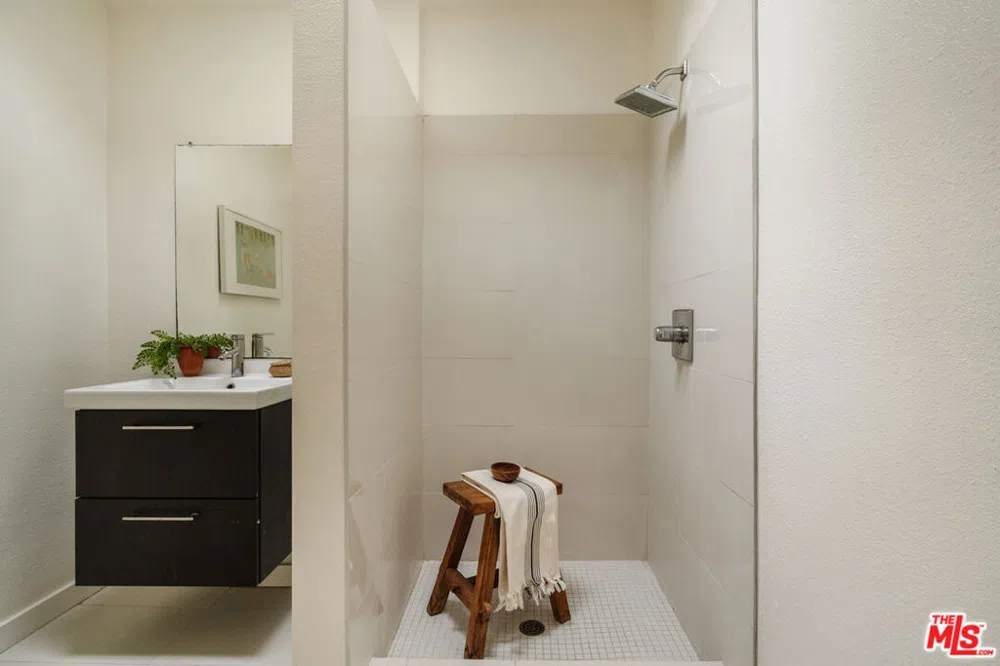 319 Shanley Avenue Los Angeles, CA 90042