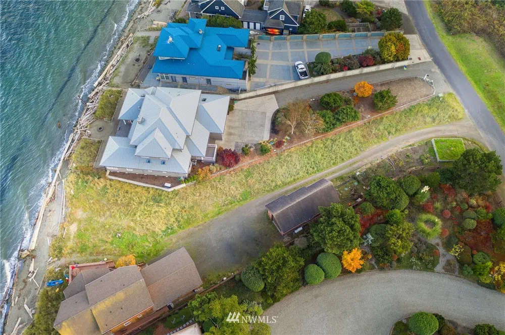 12052 NE Apple Tree Point Lane