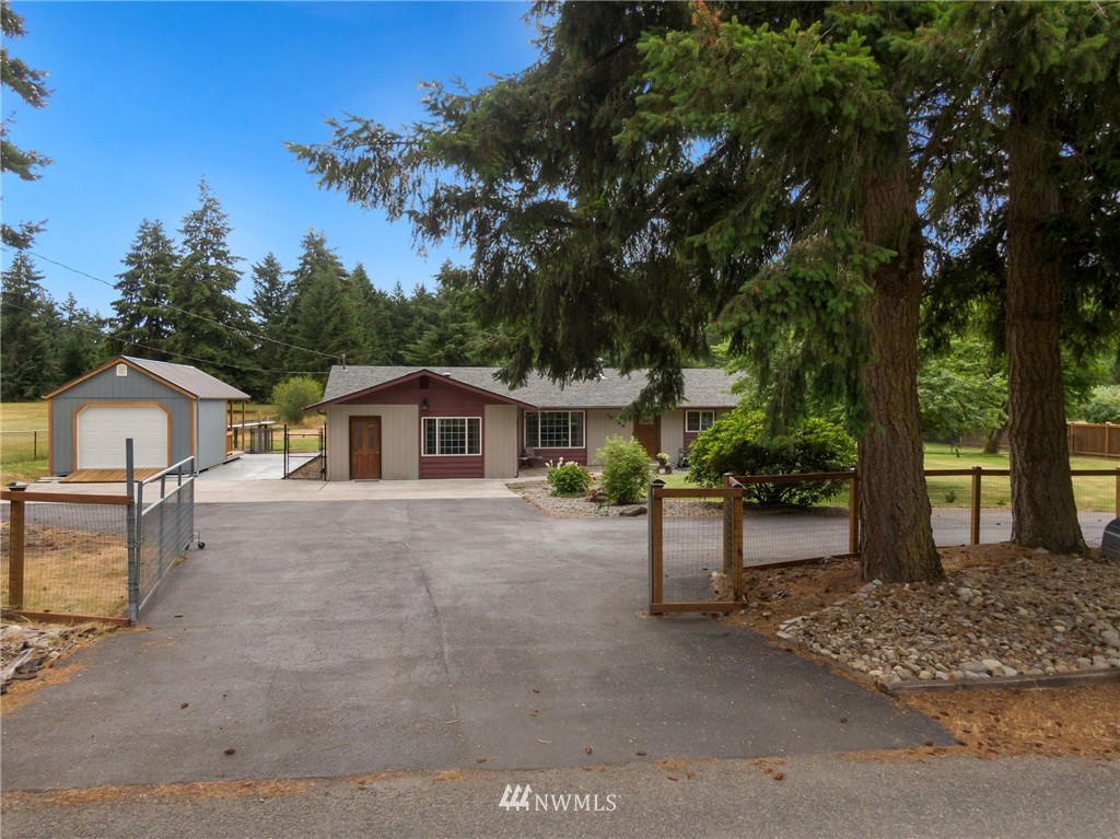 19206 Loganberry Street SW