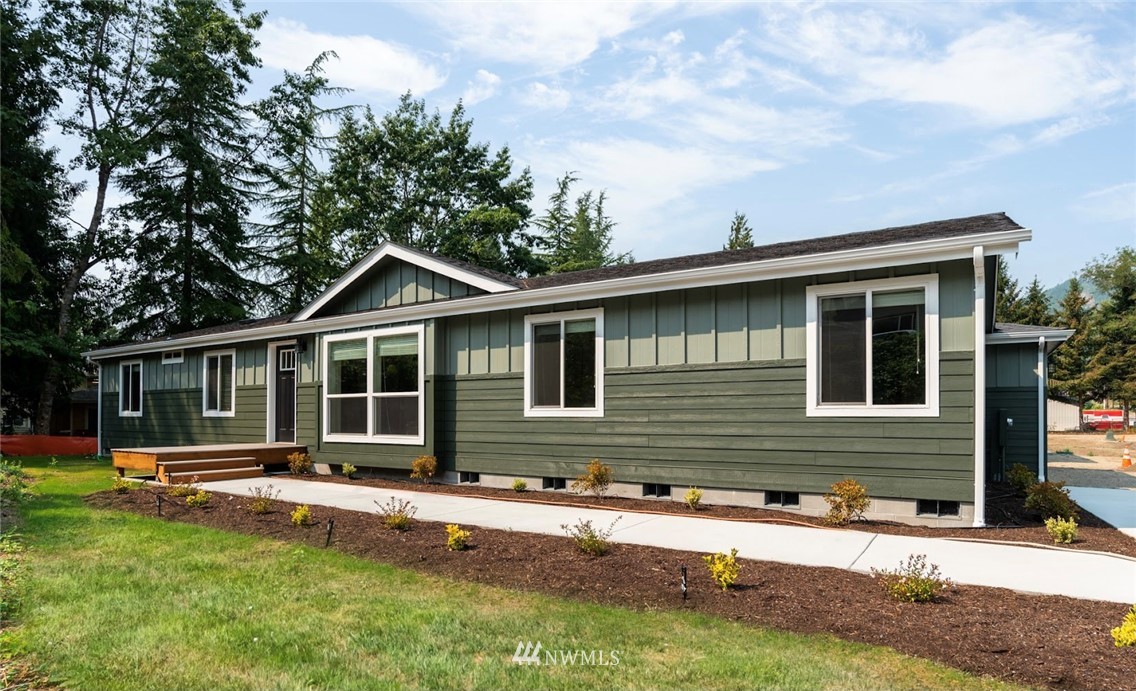 7672 S Superior Avenue Concrete, WA 98237