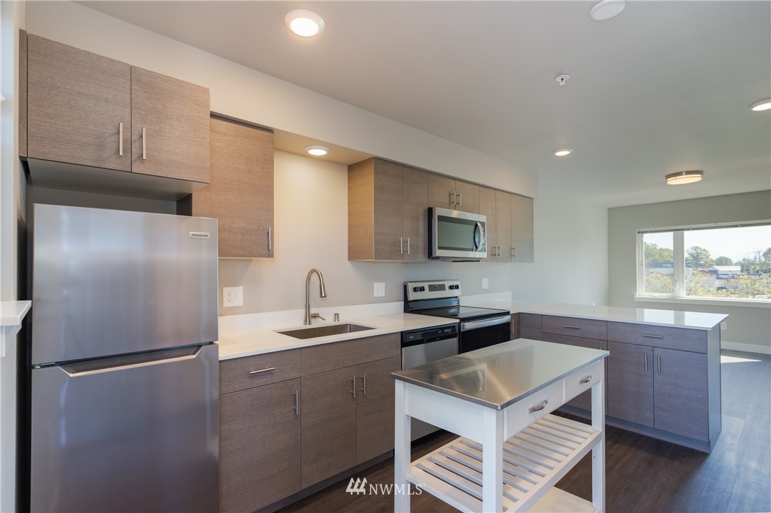 1882 Front Street #403