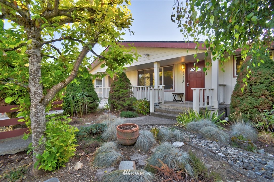 2501 Dayton Avenue NE