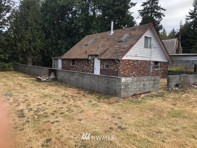 18742 Dynamite Dr SE