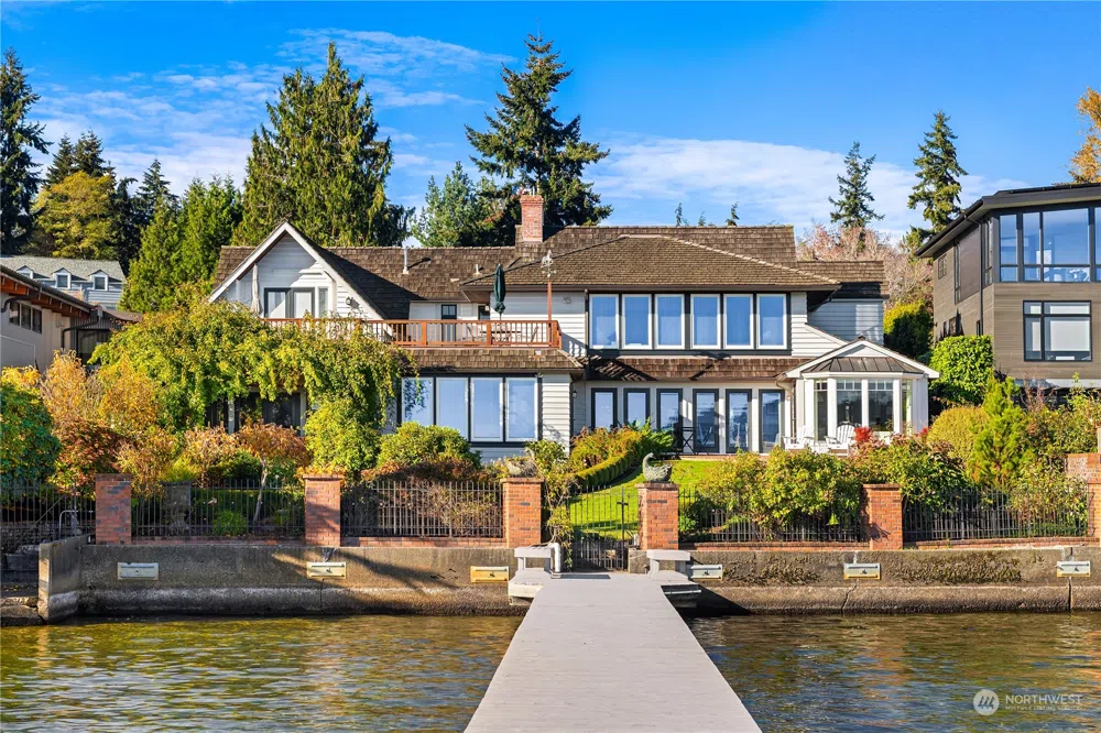 16520 Shore Drive NE