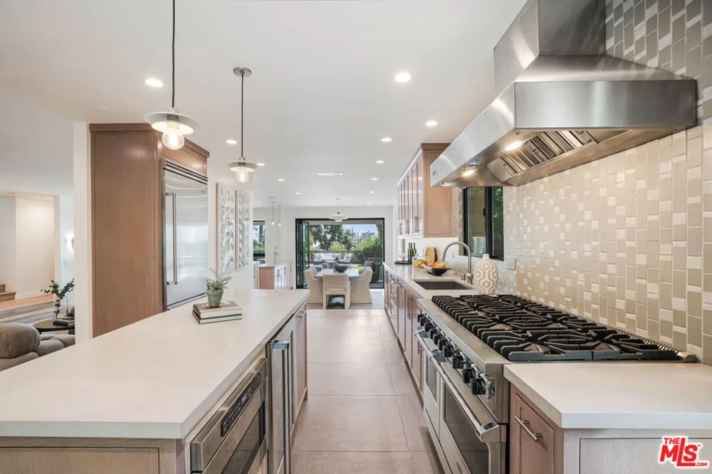 765 Marzella Avenue Los Angeles, CA 90049