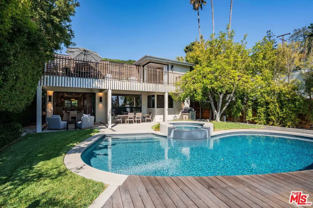 765 Marzella Avenue Los Angeles, CA 90049