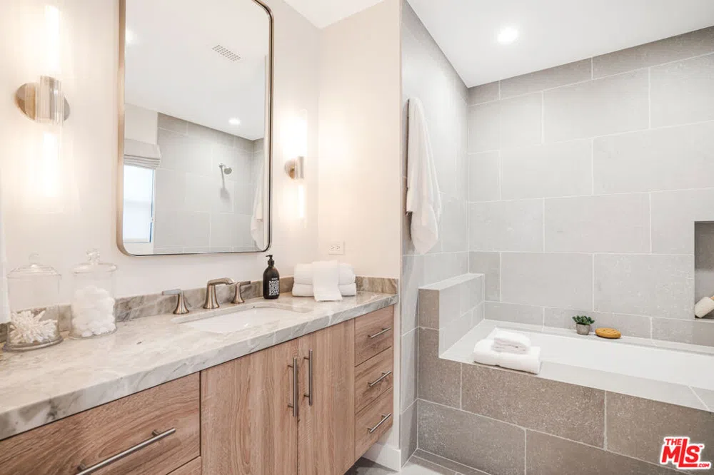 765 Marzella Avenue Los Angeles, CA 90049