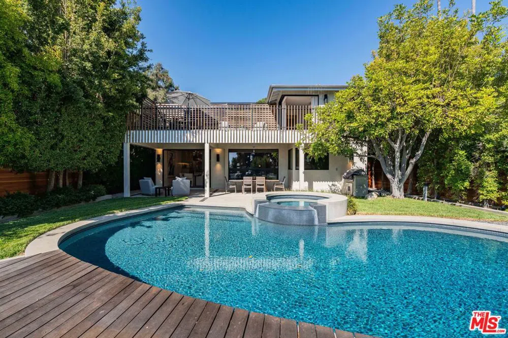 765 Marzella Avenue Los Angeles, CA 90049