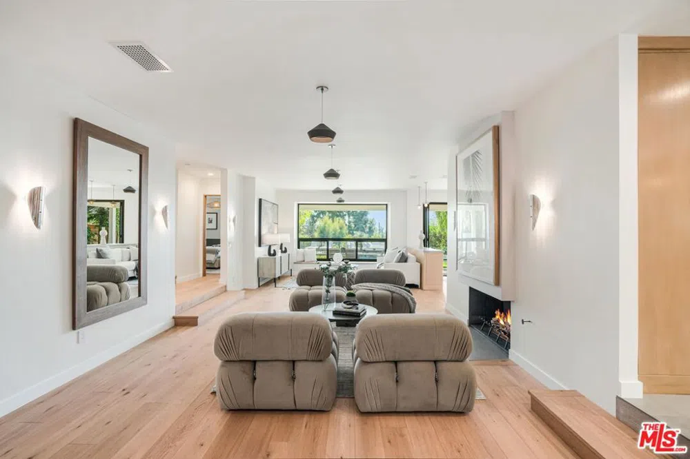 765 Marzella Avenue Los Angeles, CA 90049