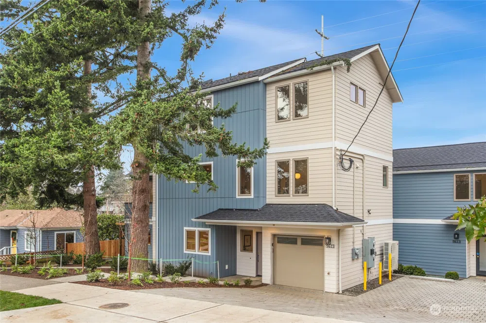 9615 Fremont Avenue N