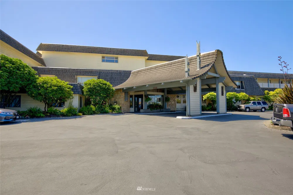 615 Ocean Shores Boulevard #306