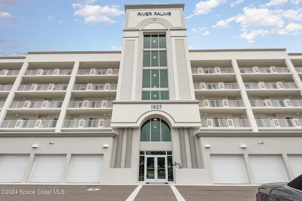 1825 Riverside Drive