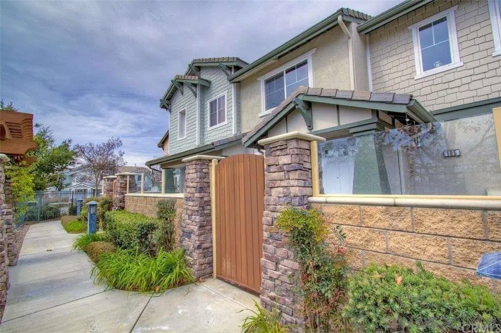 9445 Jack Rabbit Dr #105