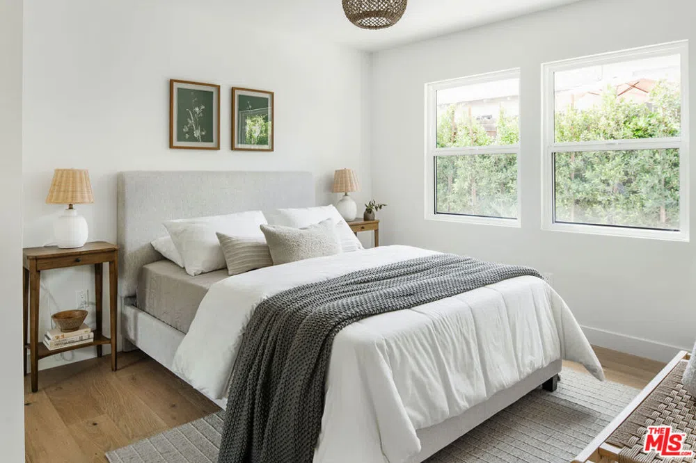 5859 Burwood Avenue Los Angeles, CA 90042