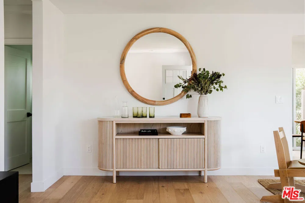 5859 Burwood Avenue Los Angeles, CA 90042