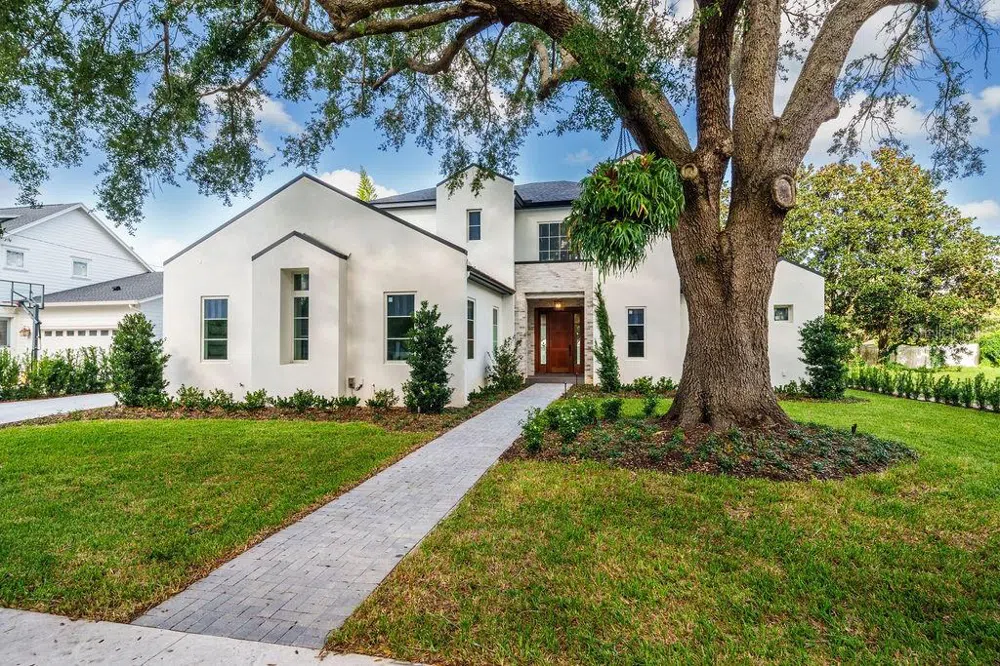 2041 COMPANERO AVENUE Orlando, FL 32804