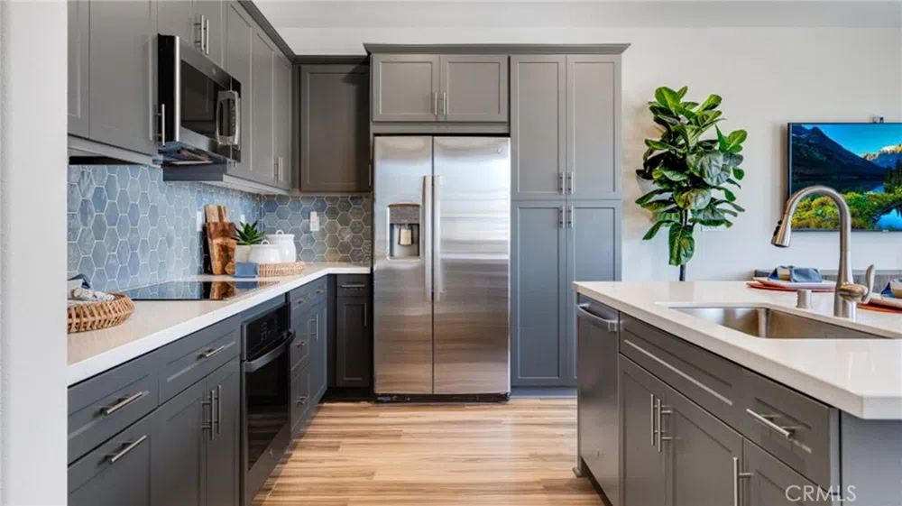 2820 E Bedford Privado