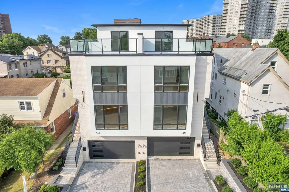 433 Catherine Street