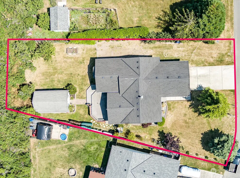 48 SW Bainbridge Lane