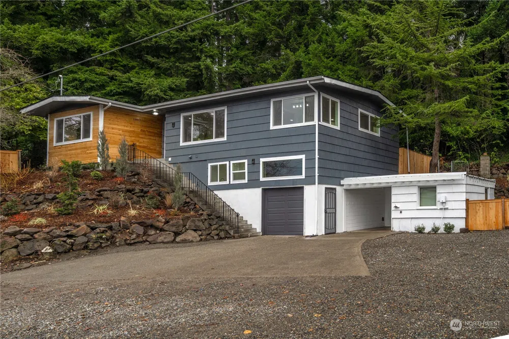 1807 East Valley Hwy E