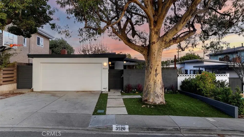 3520 Elm Avenue Manhattan Beach, CA 90266
