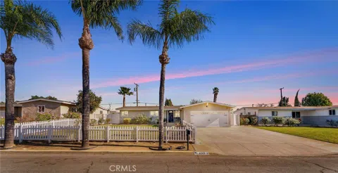 8267 Jadeite Avenue