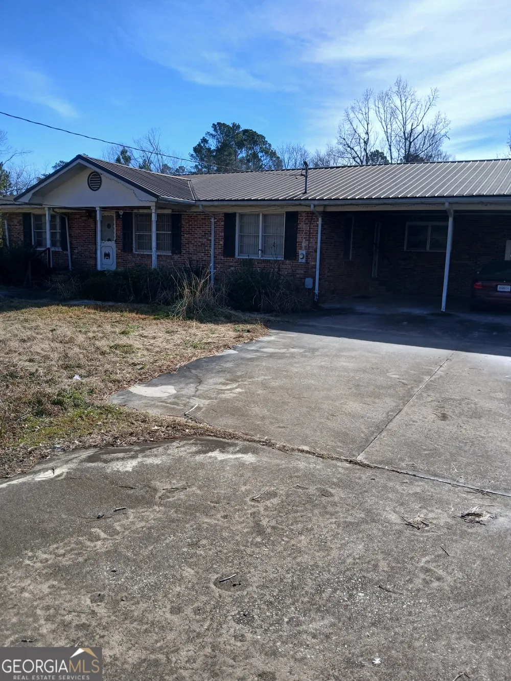 639 S Railroad Avenue