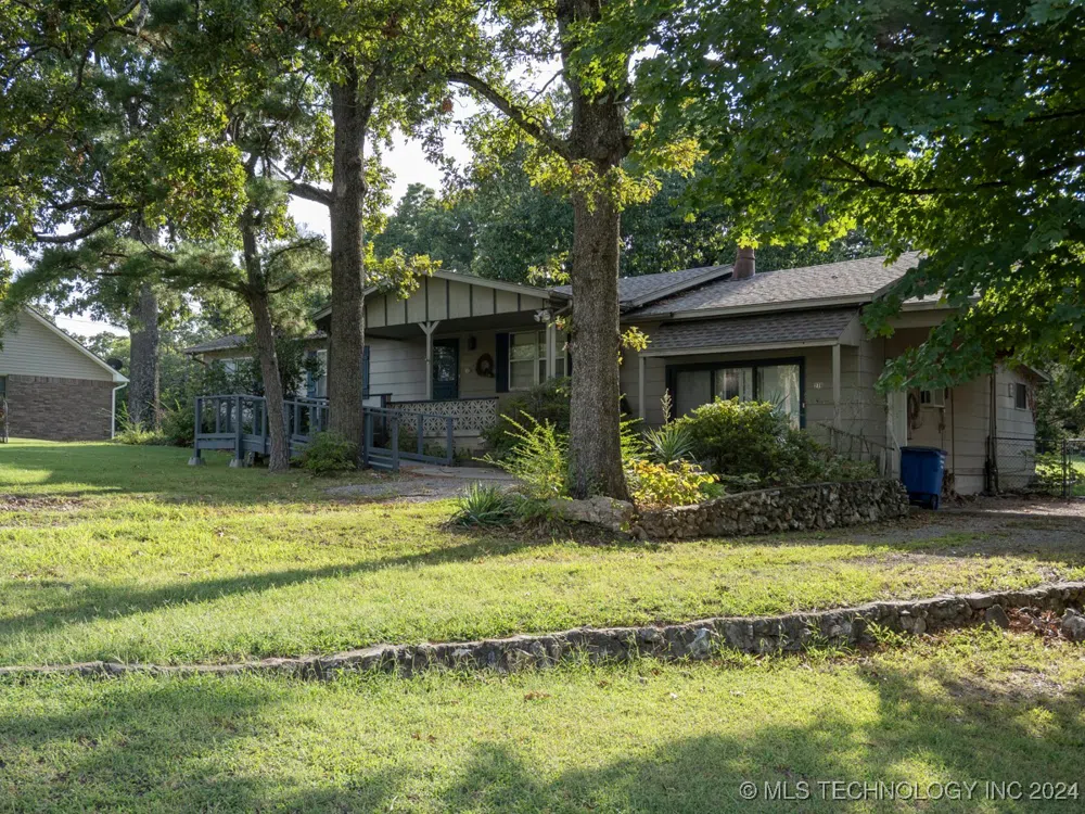 279 Covey Lane Locust Grove, OK 74352