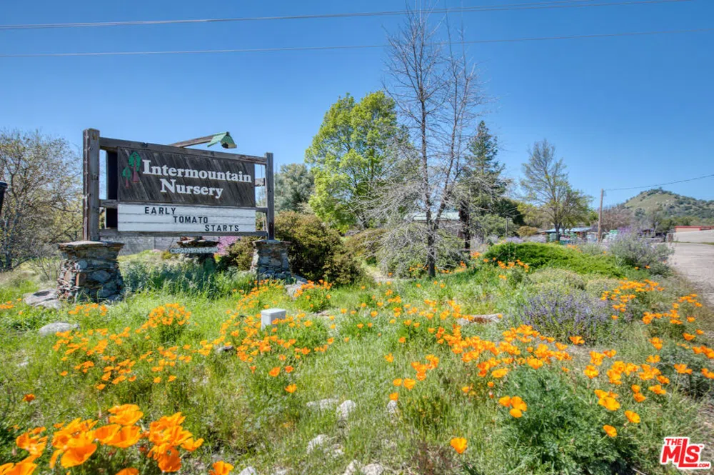 30443 AUBERRY ROAD Prather, CA 93651