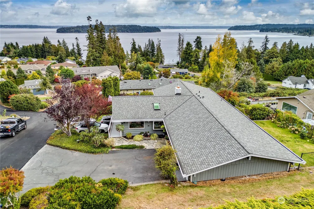 7952 SE Puget Heights Lane