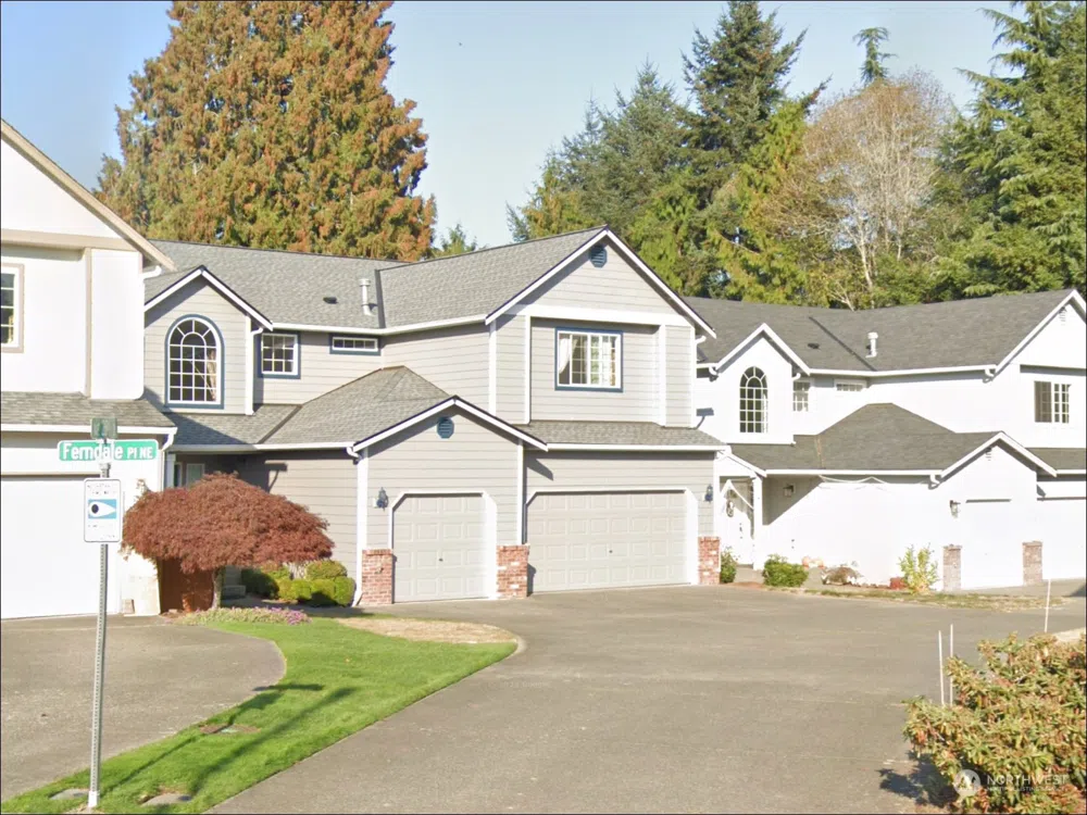 2446 Ferndale Place NE