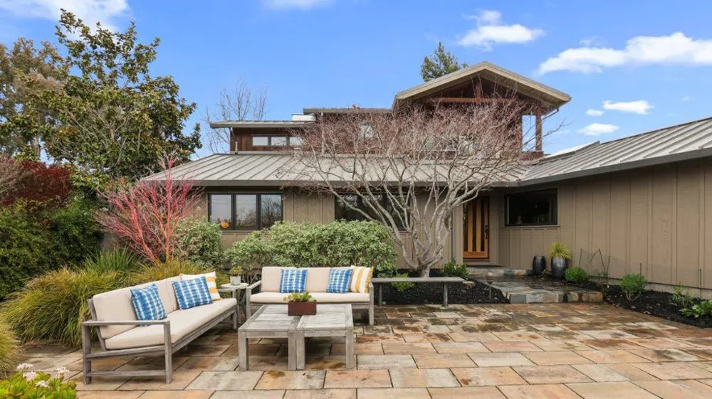 171 Gabarda Way Portola Valley, CA 94028
